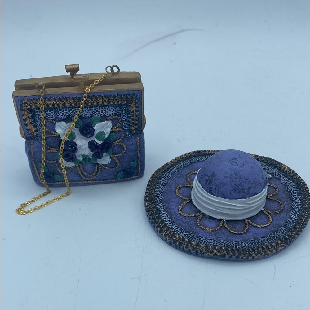 VTG  Miniature collection purple flower embossed resin Purse and Hat Set decor